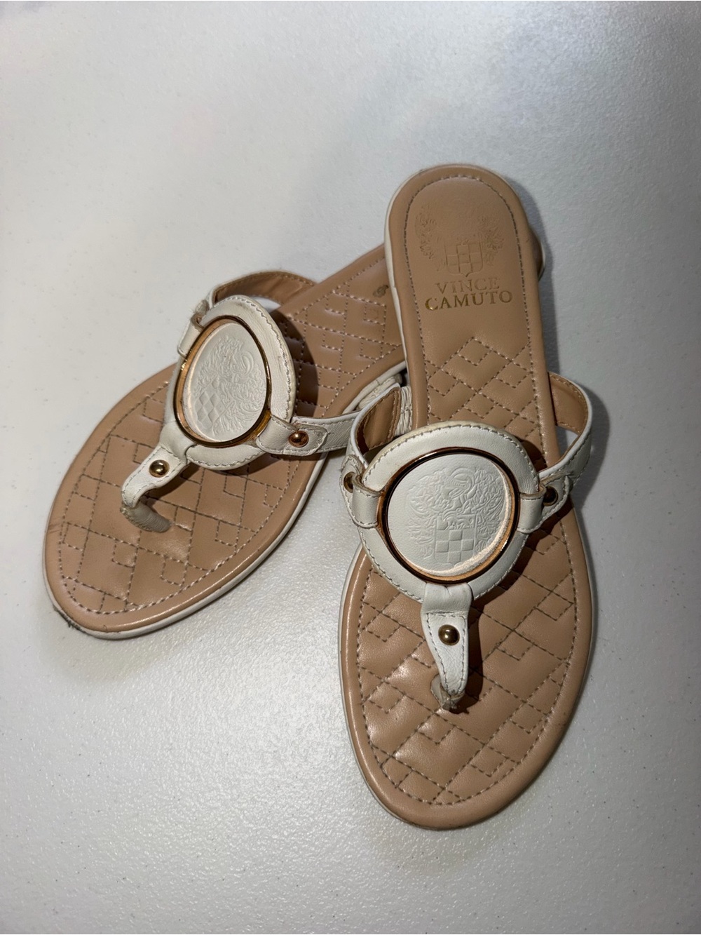 Vince Camuto Tan Footbed White Leather Ring Thong Sandals